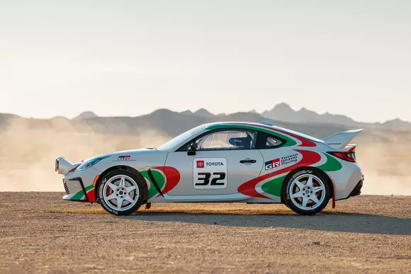 Proiecția unui trecut glorios către un viitor ipotetic: Toyota GR86 Rally Legacy Concept, între gând și faptă.