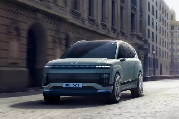 Aspect măgulitor și trei rânduri de locuri pentru Hyundai IONIQ 9, noul SUV electric de top al mărcii sud-coreene.