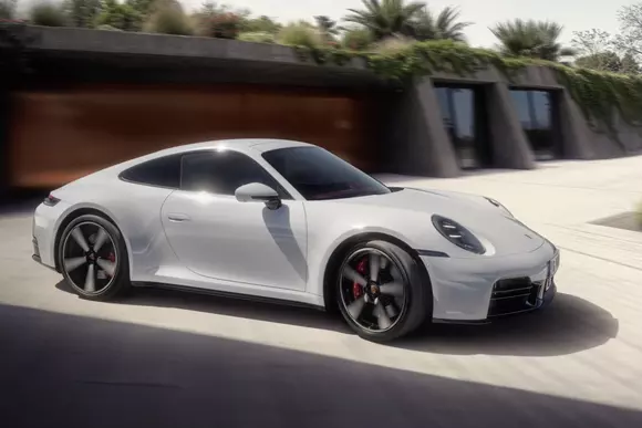Calibrarea noilor specificații îl face pe Porsche Carrera S să fie mai tentant decât oricare dintre predecesorii săi.