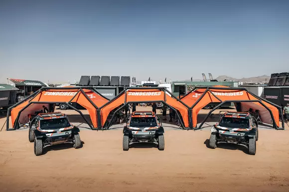 Start dulce-amar al echipei Dacia Sandriders în marele rally-raid Dakar 2025, totuși victoria rămâne la orizont.