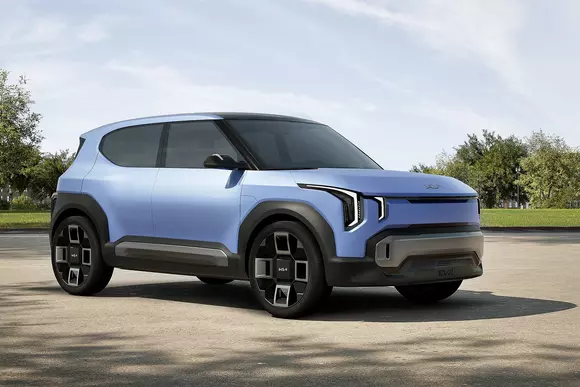 Gabarit de clasă mică, dar interior stilat și practic pentru Kia Concept EV2. Versiunea de serie va apărea anul viitor.