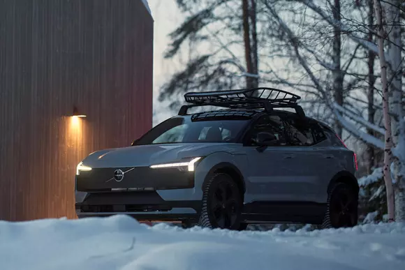 Premieră istorică: tratarea în stil Cross Country întâlnește propulsia electrică. Volvo EX30 Cross Country este rezultatul.