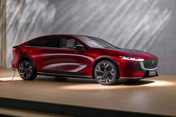 Cât de scumpă poate fi o frumusețe ca Mazda 6e, dacă mai punem la socoteală și noile pretenții premium ale mărcii?