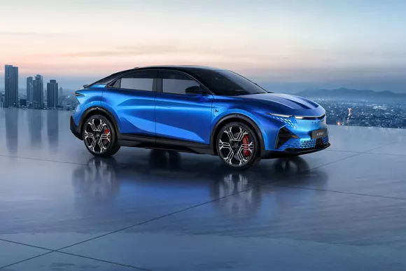 Destule premiere conceptuale pentru marca franceză, prezentate sub forma lui Alpine A390. Asistăm la începutul unei ere noi!