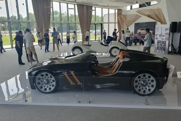 Concentrare transtemporală extraordinară a patrimoniului BMW la National Golf & Country Club, cu unele piese inestimabile