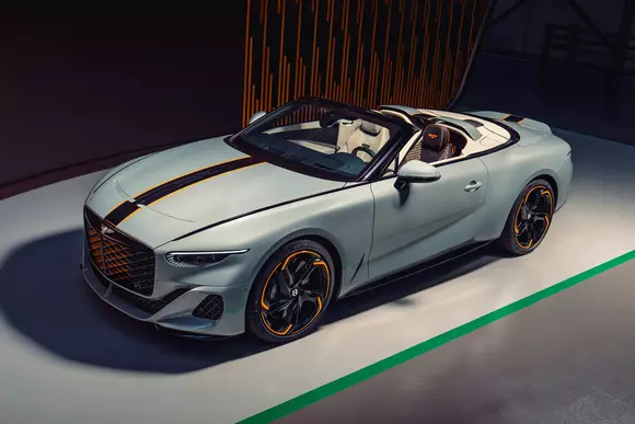 Se numește Bentley Batur Convertible One plus One by Mulliner și tratarea sa stilistică are sevă de filosofie extrem-orientală