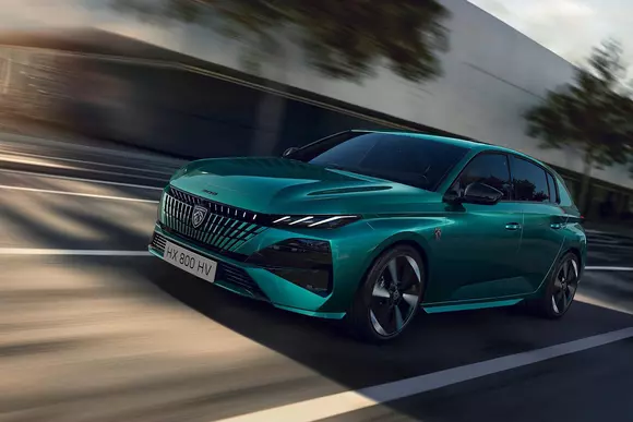 Dimensiuni compacte, dar generozitate mare pe tot spectrul caracteristicilor: noul Peogeot 308, un debut promițător!