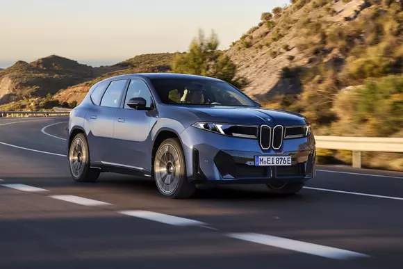 Startul unei misiuni ample, pe termen lung: BMW iX3 deschide calea pentru toți viitorii reprezentanți ai filosofiei Neue Klasse