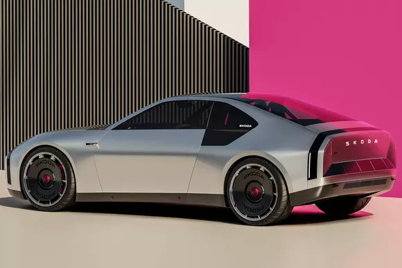 Când ai un coupe cunoscut în istorie, nu strică să-i conturezi eventuala succesiune. Škoda 110 R Concept fix cu asta se ocupă