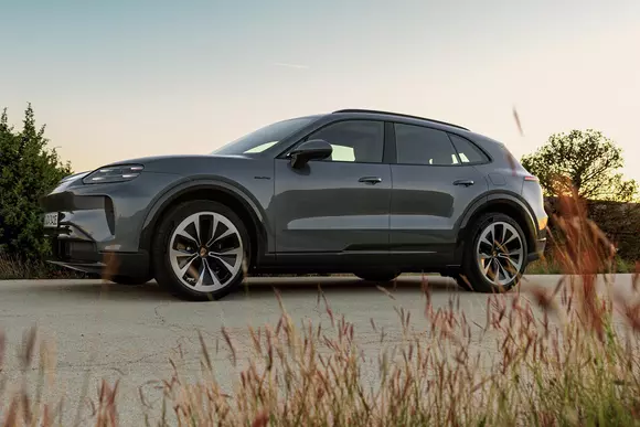 Proaspăt lansatul Porsche Cayenne Electric arată impresionant, dar tehnica și potențialul său sunt și mai impresionante!