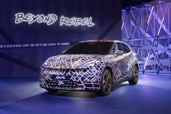 Dozare justă a avantajelor favorabile electromobilității – asta promite Cupra Raval, a cărui lansare e programată în 2026