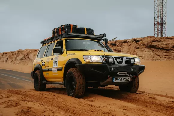 Rally-raidurile sunt grele, dar nu sunt absolut rezervate profesioniștilor. Echipa B-Leader a dovedit-o la Budapest-Bamako Rally 2026