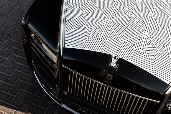 Tradiția e una, dar se poate vorbi de tradiție și în a inova: Rolls-Royce Phantom Arabesque o dovedește în manieră rafinată