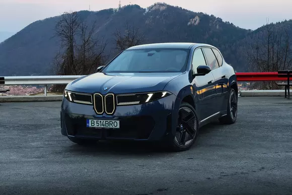 Etichetat „Neue Klasse” pe bună dreptate, BMW iX3 30 xDrive redefinește așteptările legate în prezent de automobilele EV