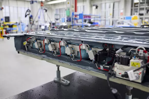 Tehnologie și integrare nouă pentru rezervoare de hidrogen de la BMW, aplicată în premieră la BMW iX5 Hydrogen