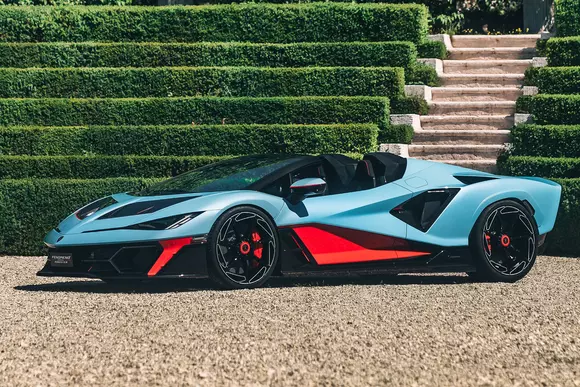 Cea mai puternică decapotabilă din istoria mărcii italiene se cheamă Lamborghini Fenomeno Roadster. Hibridizare extremă!