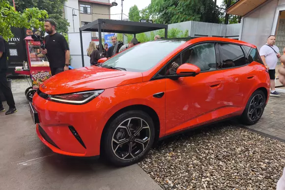 Debut comercial în România pentru BYD Dolphin G DM-i, un hatchback fără concurență directă în segmentul B