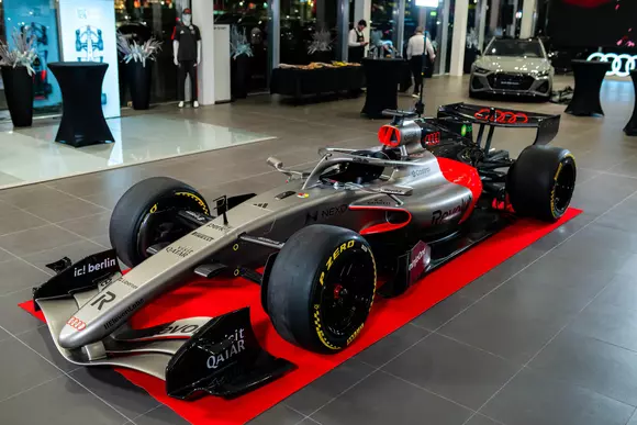 Weekend dedicat performanței în showroom-ul Audi din centrul Porsche Pipera: RS 5 și monopostul Audi F1, expuse pentru public