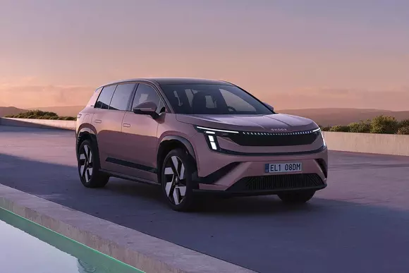 De acum, vârful de gamă al cehilor se numește Škoda Peaq, are dotare generoasă, formă de SUV/MPV și propulsie electrică