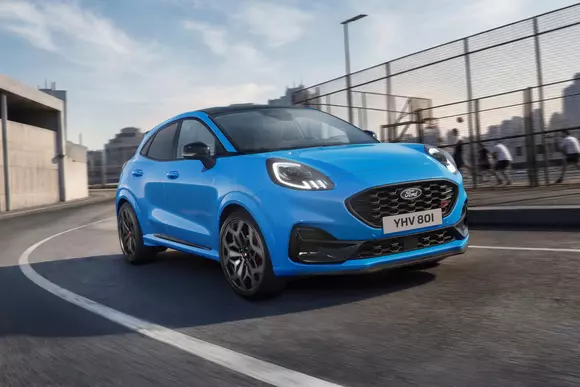 Personalizare aparte pentru versiunile Ford Puma Gen-E Black Edition și Ford Puma ST Edition, proaspăt lansate