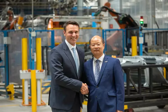 Acord de maximă importanță semnat între Geely și Ford vizând uzina din Valencia, aparținând Ford Europe