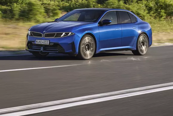 Dincolo de adoptarea stilului Neue Klasse, a opta generație BMW Seria 3 insistă pe esența bavareză