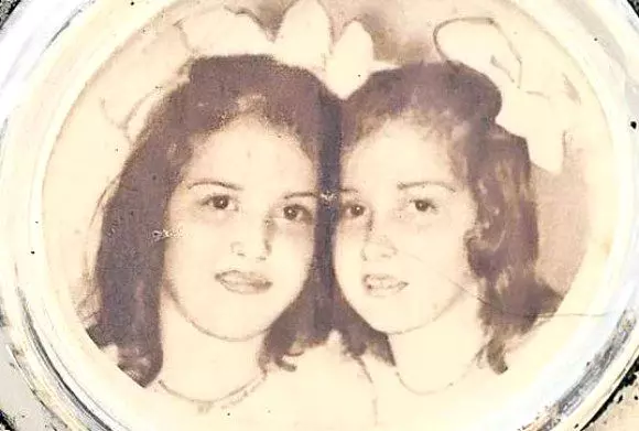 surori-gemene-oana-zavoranu