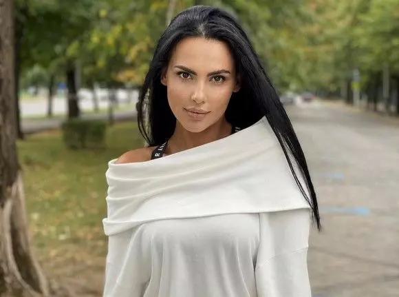 lavinia-pirva-site-1619079788yyfigyw