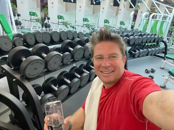 Pavel Bartos la sala