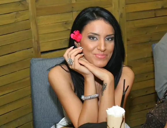 adelina-pestritu-inainte-de-rinoplastie