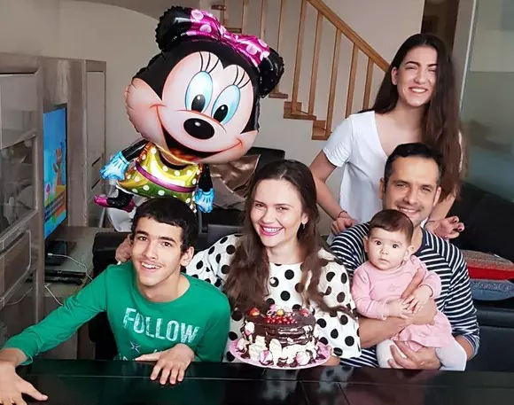 Mădălin Ionescu are doi copii din prima căsătorie, Filip şi Ştefania şi o fetiţă, Petra, din căsnicia cu Cristina Şişcanu