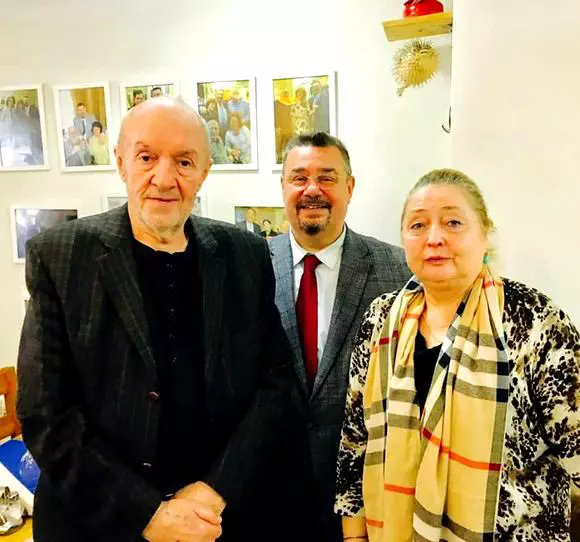 29345087_1542211719210730_1703244087_n-2