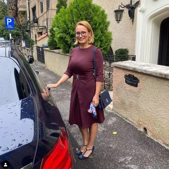 2021-03-01-17_01_58-Andreea-Ioana-@andreeaesca-•-Instagram-photos-and-videos