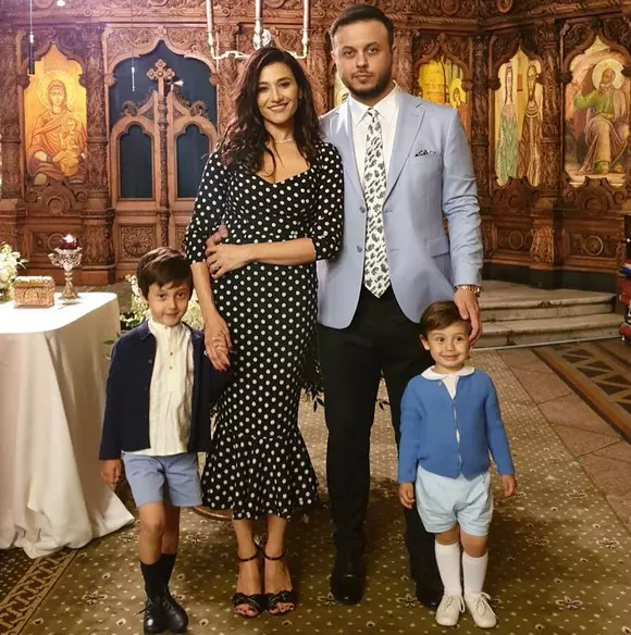 Claudia Pătrășcanu a anunțat pe Facebook că divorțează de Gabi Bădălău