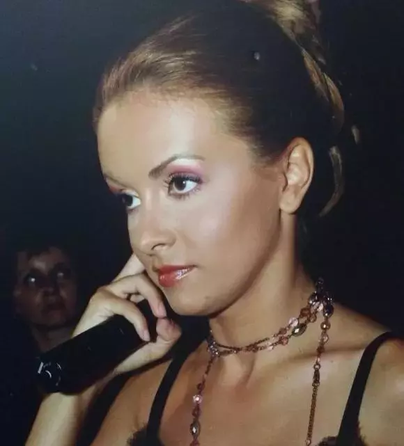 simona-gherghe-debut-2