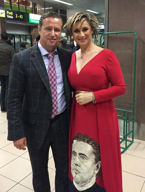 Sarah, şi Luca, copiii Anamariei Prodan şi ai lui ...