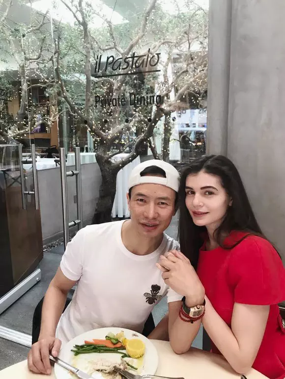 mr-pink-monica-gabor