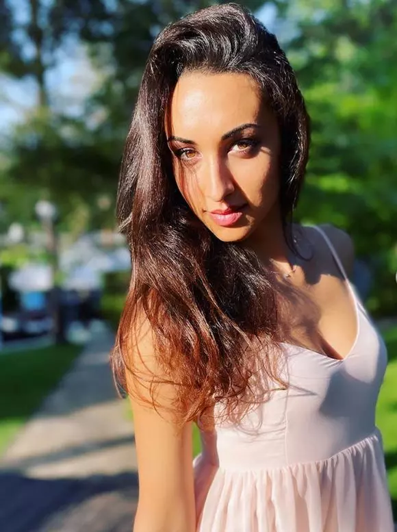 Cine-este-Natalia-Duminică-Splash-7