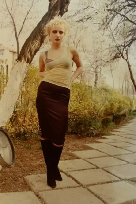 Daniela Gyorfi tânără (4)