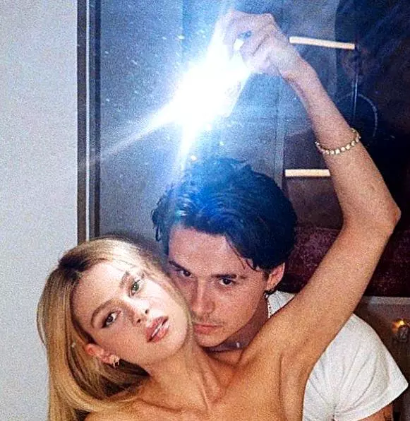 Brooklyn-Beckham-_i-Nicola-Peltz-nuntă-