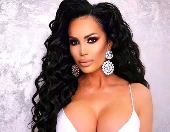 Bianca-Pop-batuta-pe-litoral