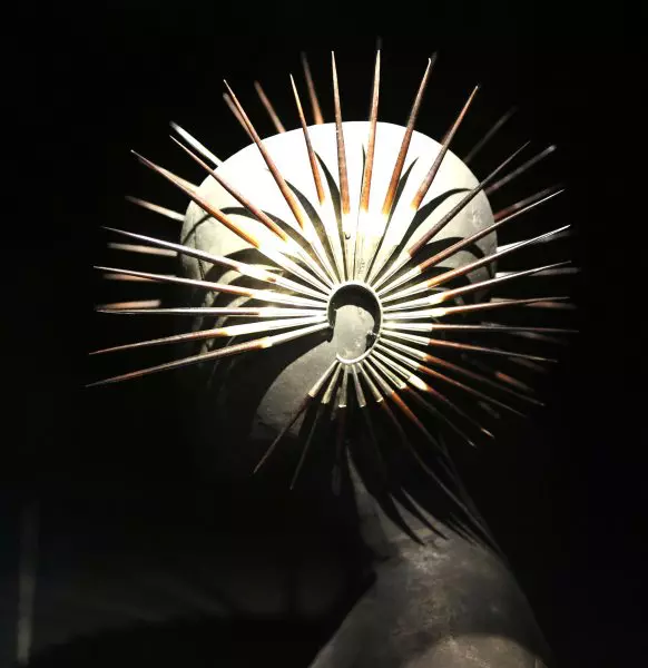piesa decorativa cap Alexander McQueen