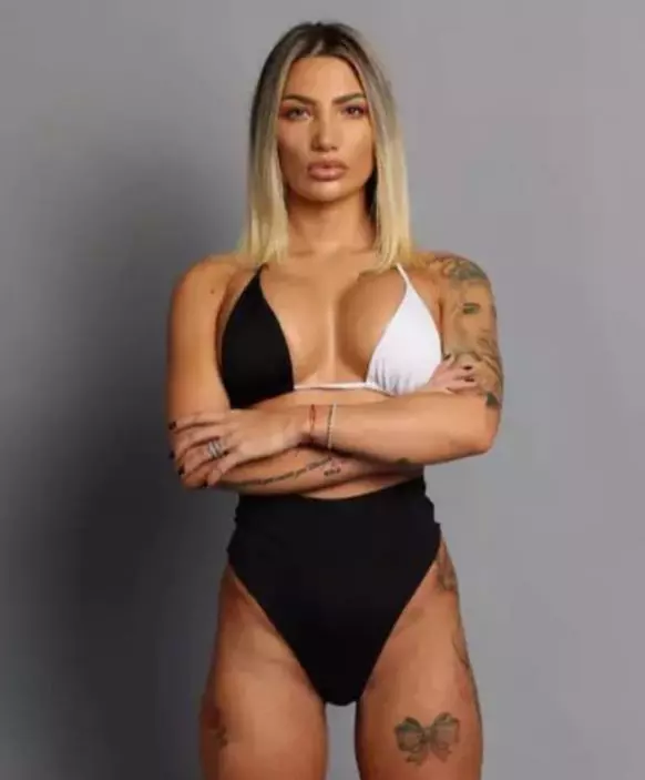 ana-dobrovie-tatuaj-1