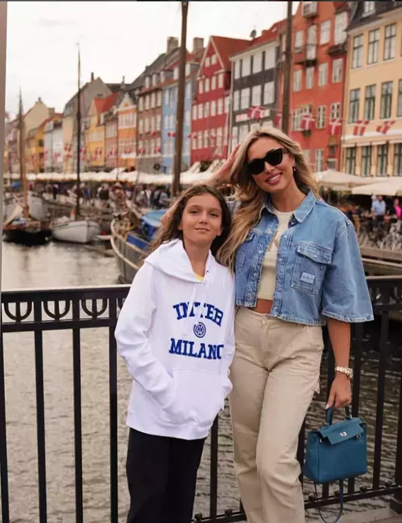 raluca-zenga-e-mama-de-adolescenti