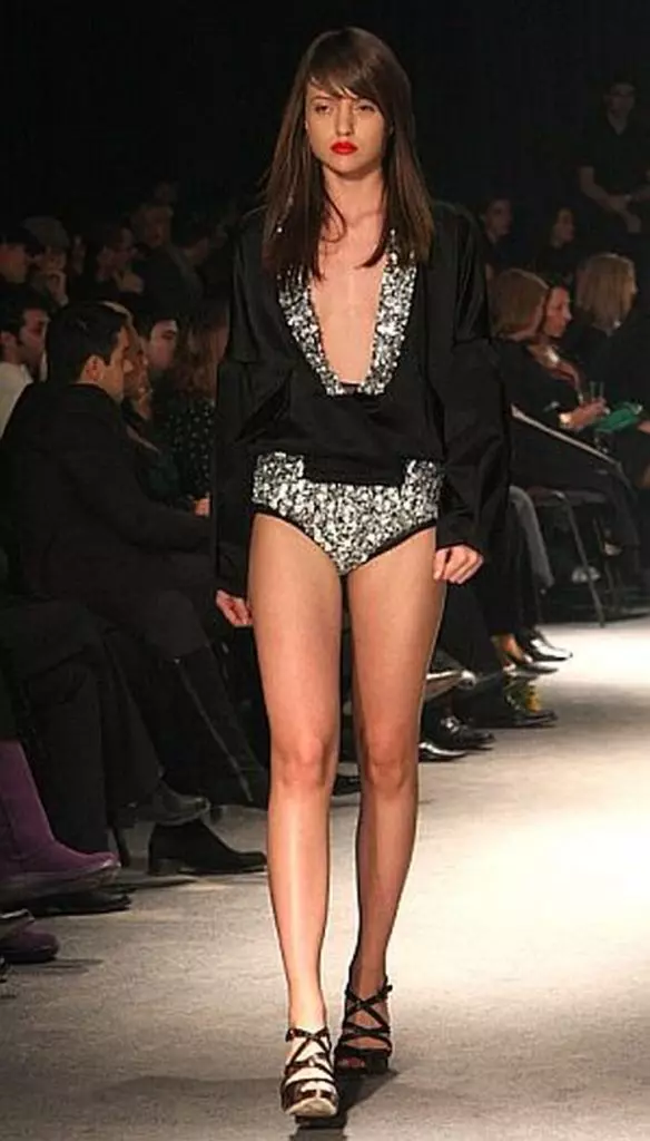 14prezentare-Razvan-Ciobanu-584x1024