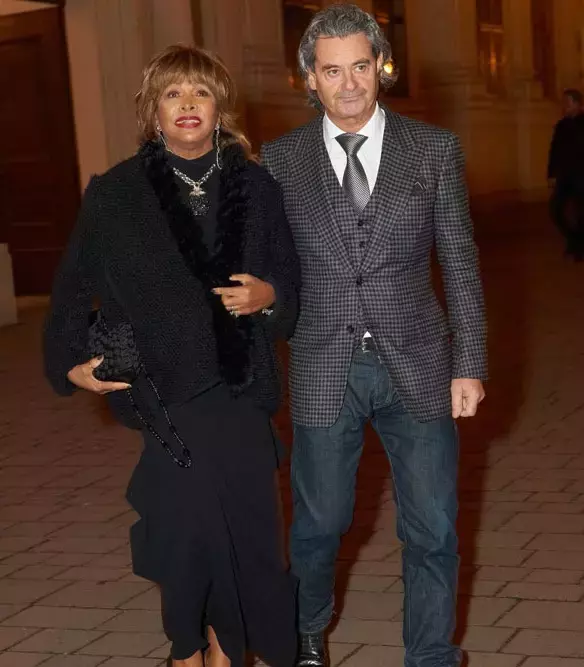 a murit tina turner