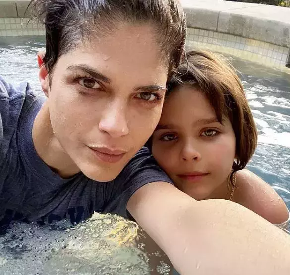 2021-02-26-15_01_54-Selma-Blair-@selmablair-•-Instagram-photos-and-videos