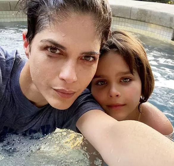 2021-02-26-15_01_54-Selma-Blair-@selmablair-•-Instagram-photos-and-videos