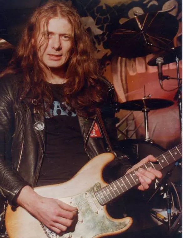 Eddie Clarke a murit 1