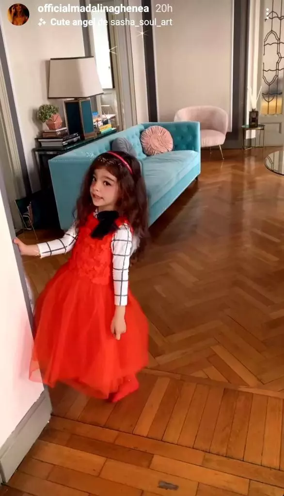 Cum arată fiica Mădălinei Ghenea. Micuța Charlotte vorbește italiana (3)